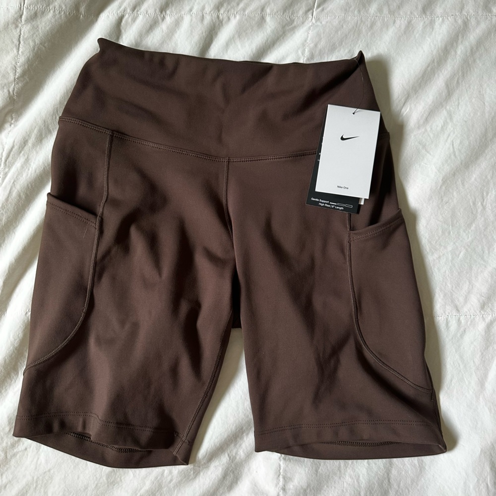 Nike Women's One High-Waisted 8"
Biker Shorts With Pockets